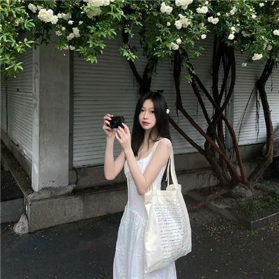 眼里余光都是你